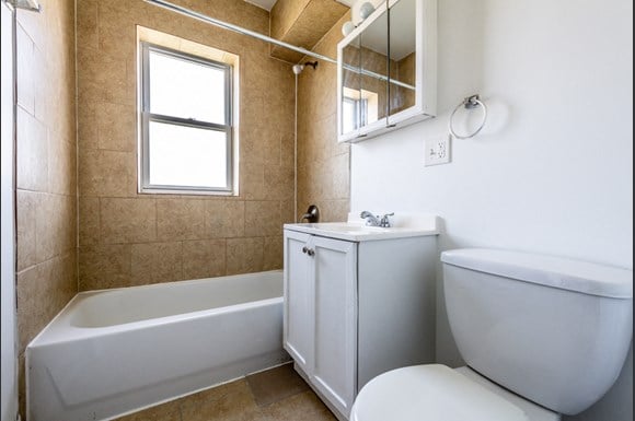Bathroom of 6104 S Campbell Ave Apartments in Chicago